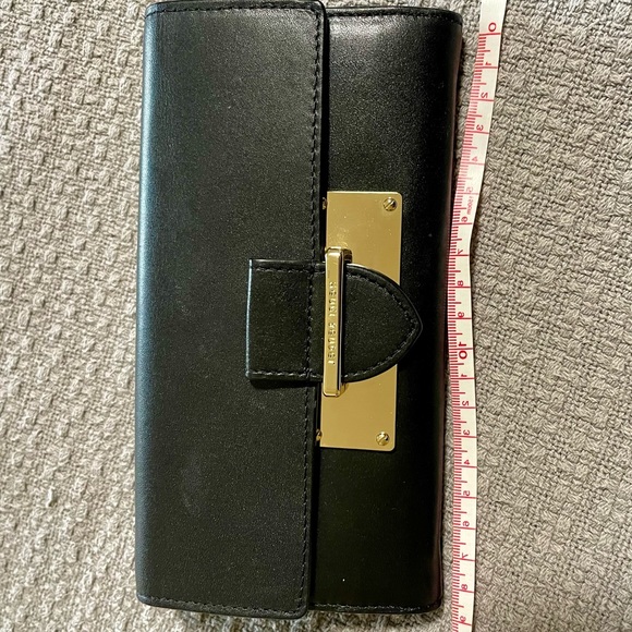 Henri Bendel Black Crossbody Purse with Original gold Chain Strap. - Picture 9 of 12